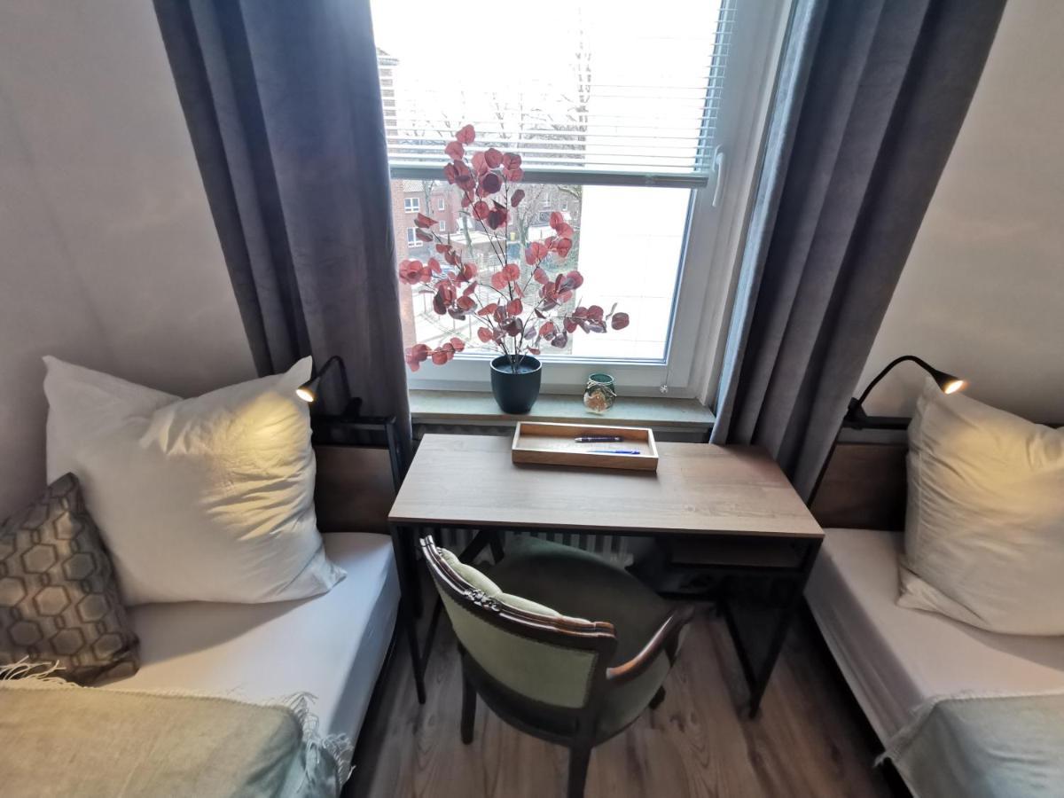 Up Wulkje21 Neu Renovierte Wohnung Mit Pkw Stellplatz Emden Exterior photo